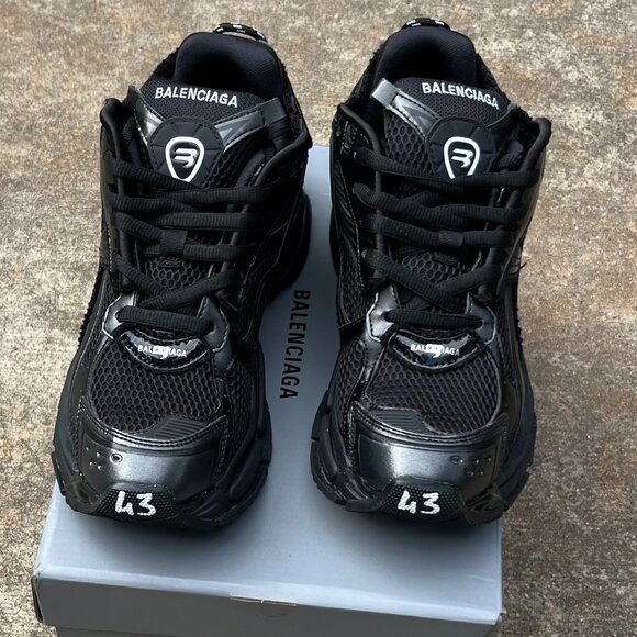 2021 Balenciaga Runner Sneaker 'Black Matte' - Picture 1 of 7